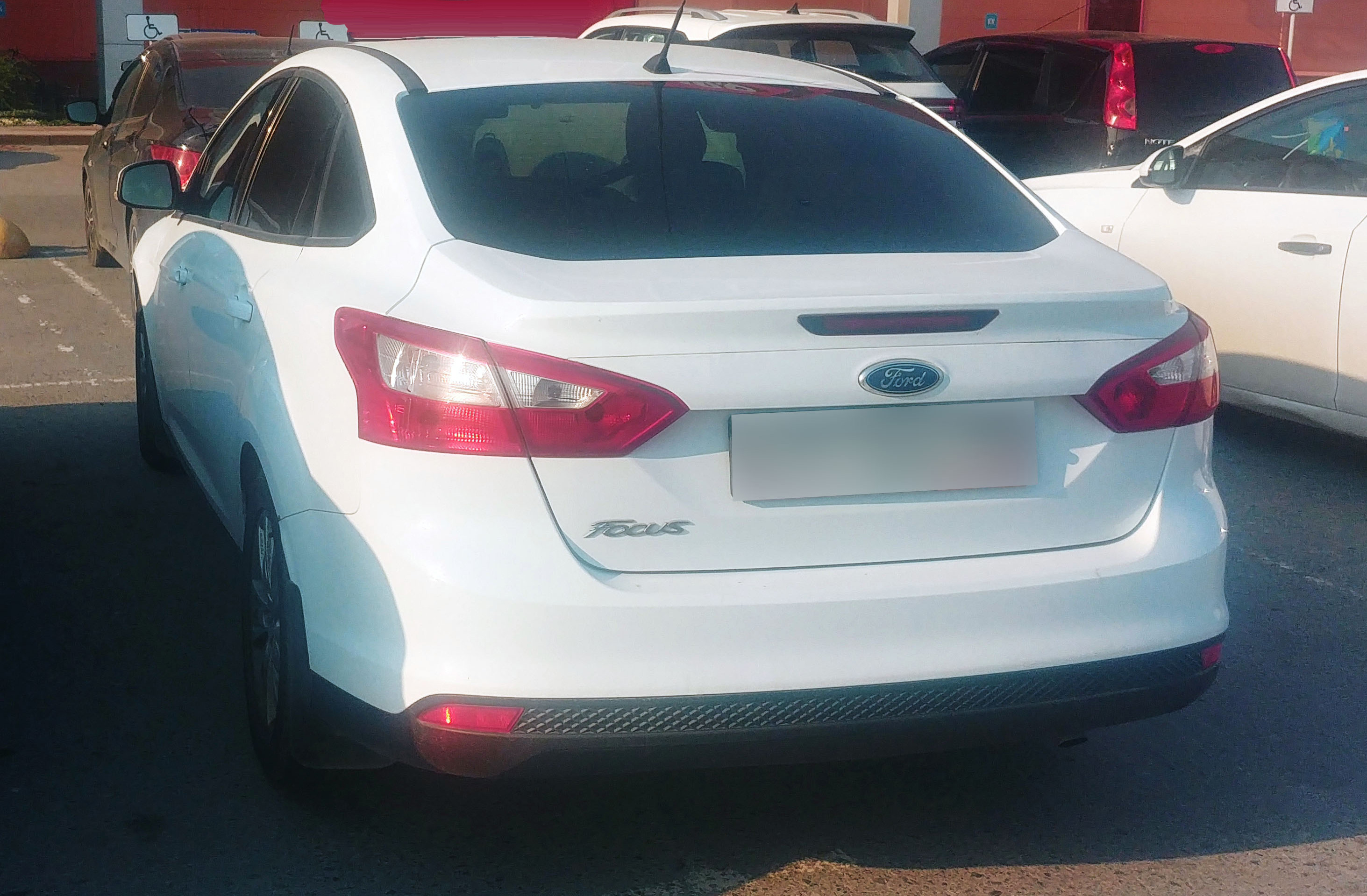 Прокат автомобиля Ford Focus в городе Пермь Прокат автомобиля Ford Focus в городе Пермь