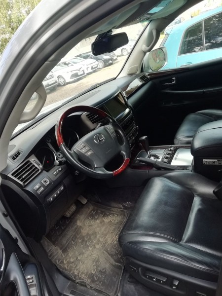 Lexus LX